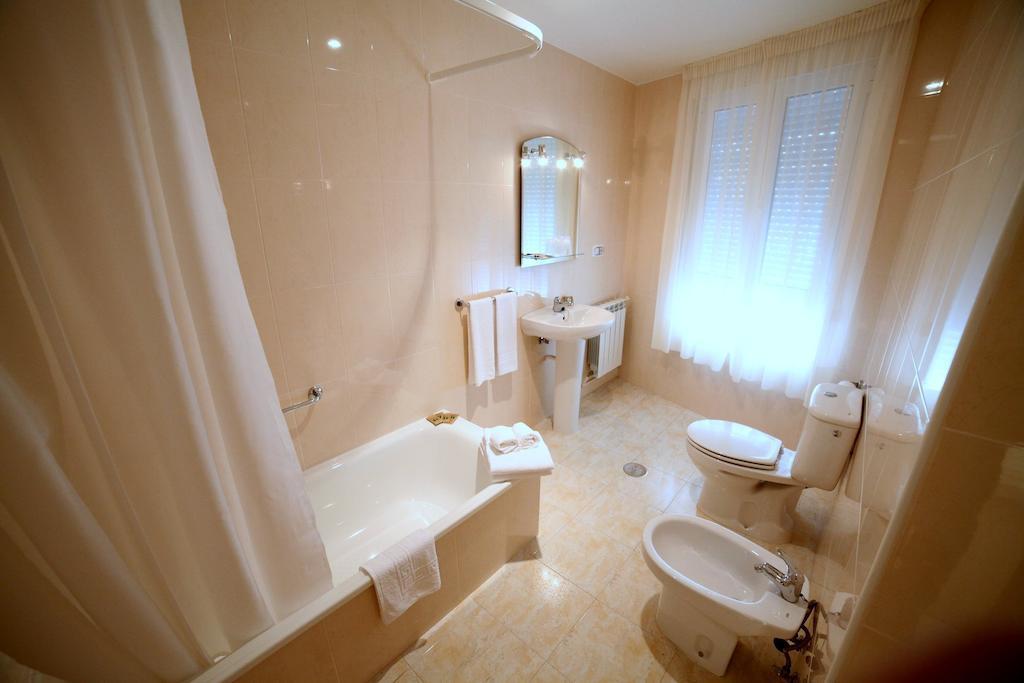 Hotel Rio Ulla Monterroso Стая снимка