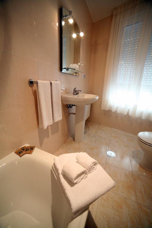 Hotel Rio Ulla Monterroso Екстериор снимка
